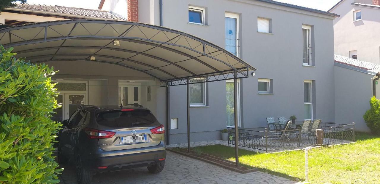 Apartmán Rainbow Pula Exteriér fotografie