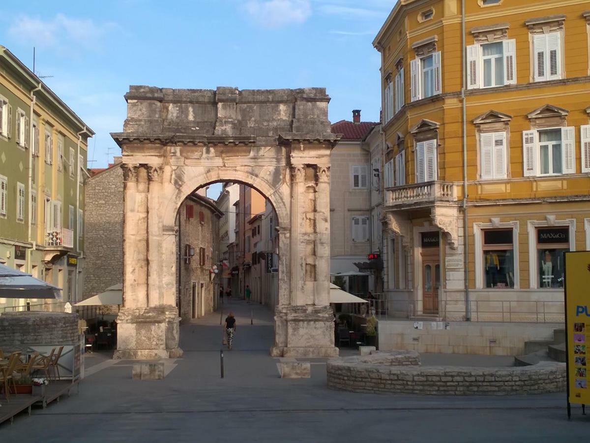 Apartmán Rainbow Pula Exteriér fotografie